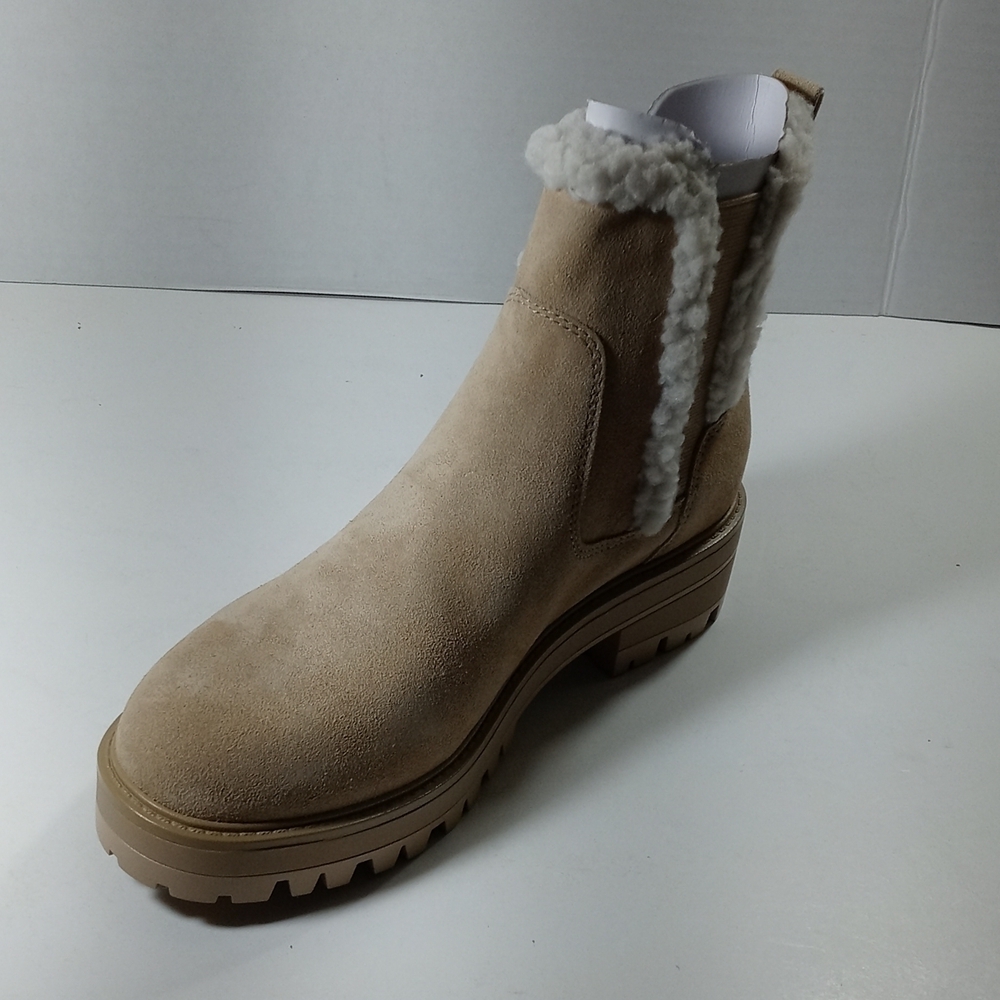 Boot - Picture 6 of 11